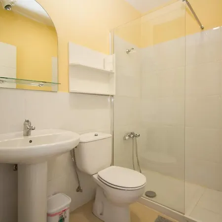 - 2 Bedrooms - 08563 * Lira (A Coruna)
