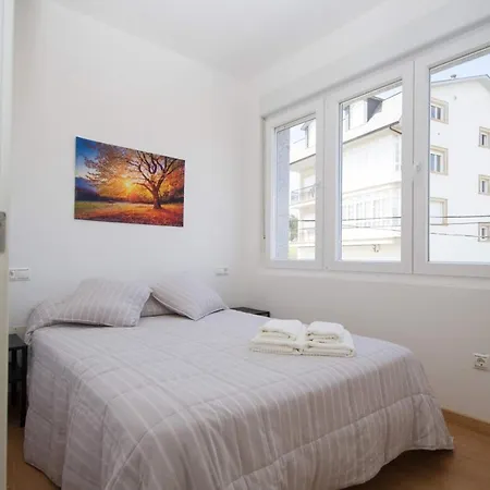 - 2 Bedrooms - 08563 * Lira (A Coruna)